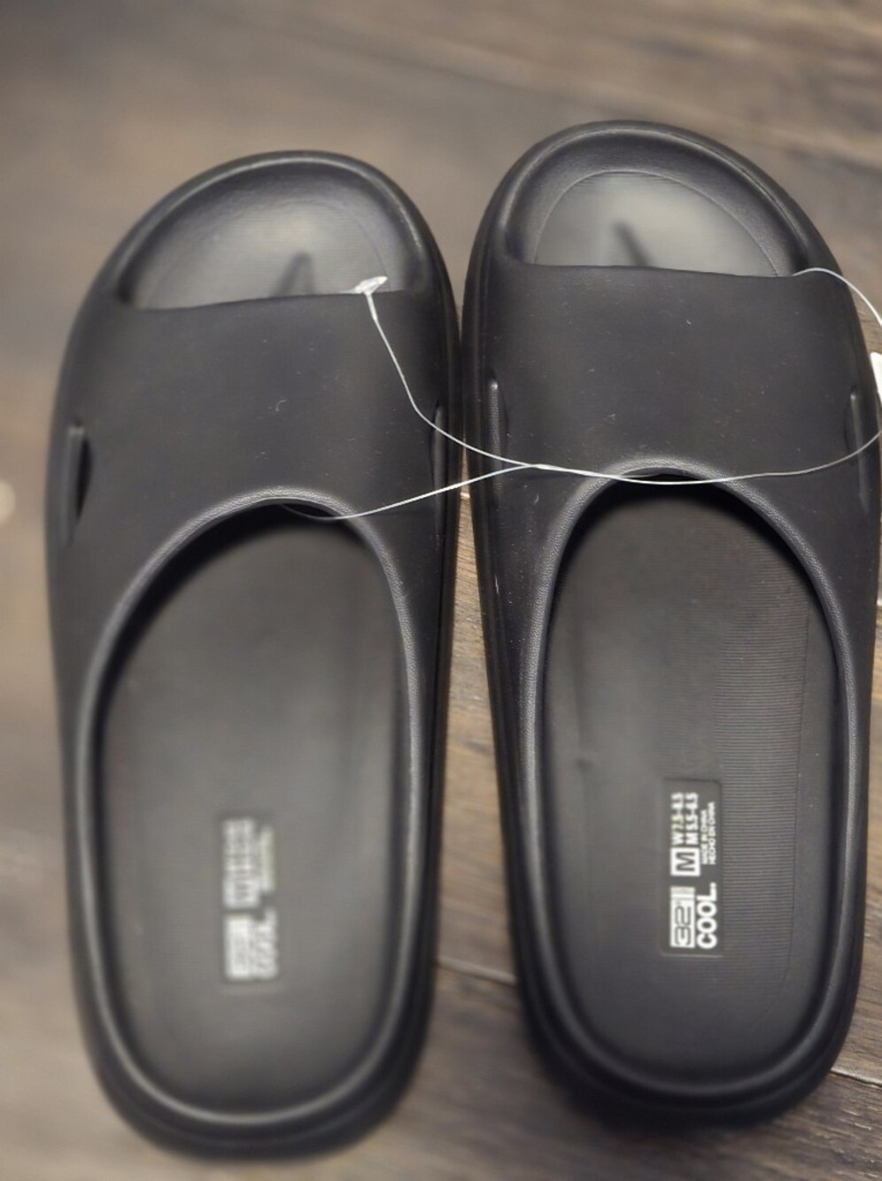 32 Degrees Cool Cushion Slides – New With Tags Unisex